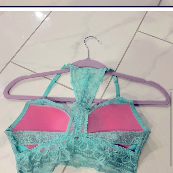 3 small VS bras. Comfiest of bralettes while still having great boob support - Picture 6 of 11